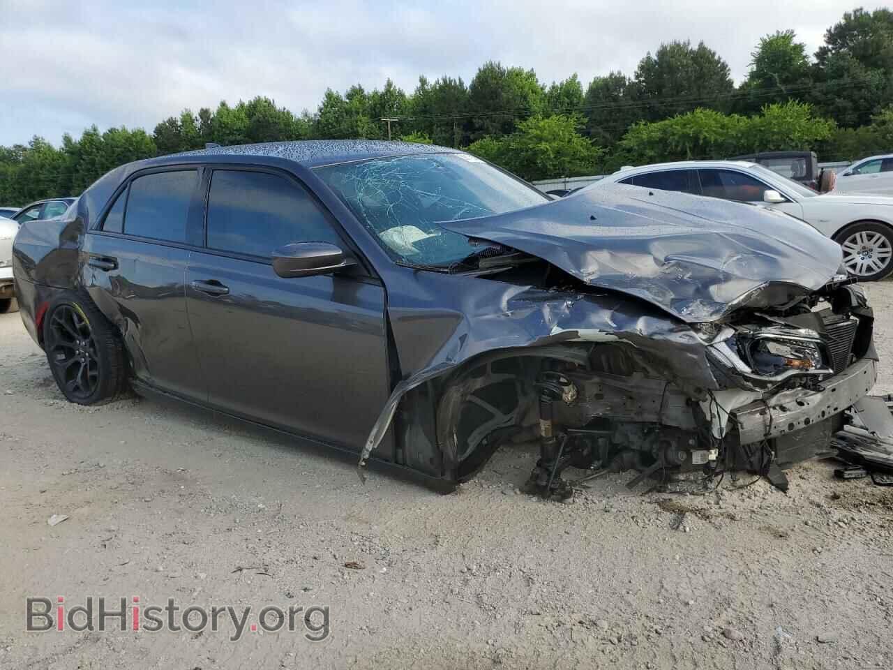 2019 CHRYSLER 300 - VIN: 2C3CCABG0KH634092 - Фото 4