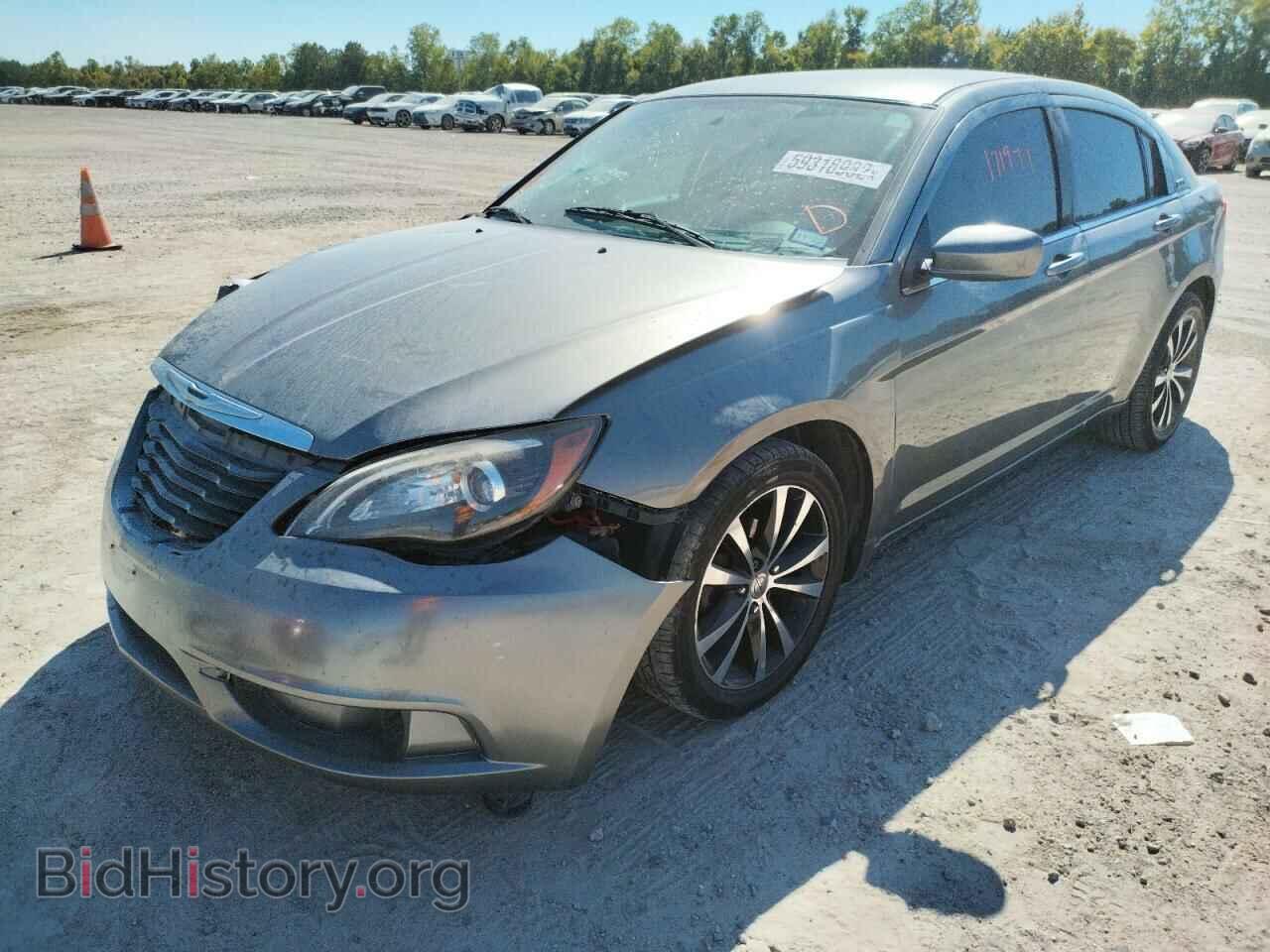2013 CHRYSLER 200 - VIN: 1C3CCBBB3DN542530 - Фото 2