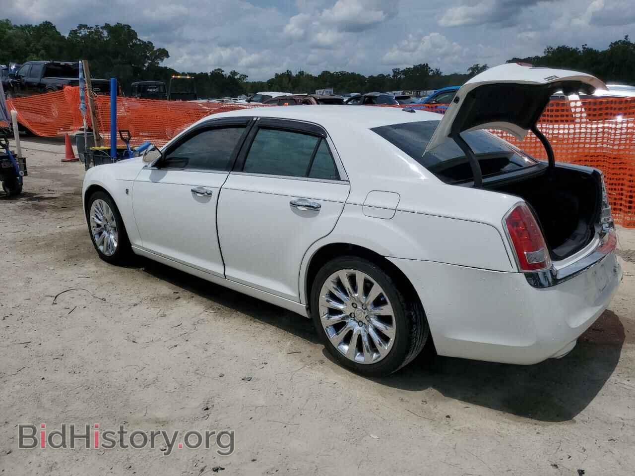 2013 CHRYSLER 300 - VIN: 2C3CCAAG1DH698145 - Фото 2