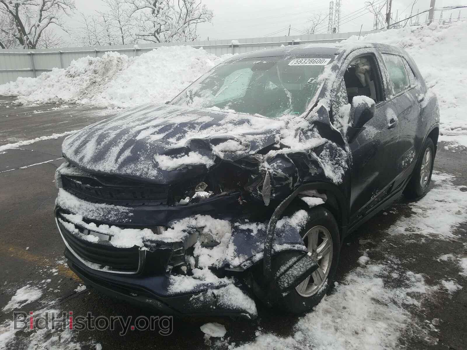 2019 CHEVROLET TRAX - VIN: 3GNCJNSB3KL176351 - Фото 2