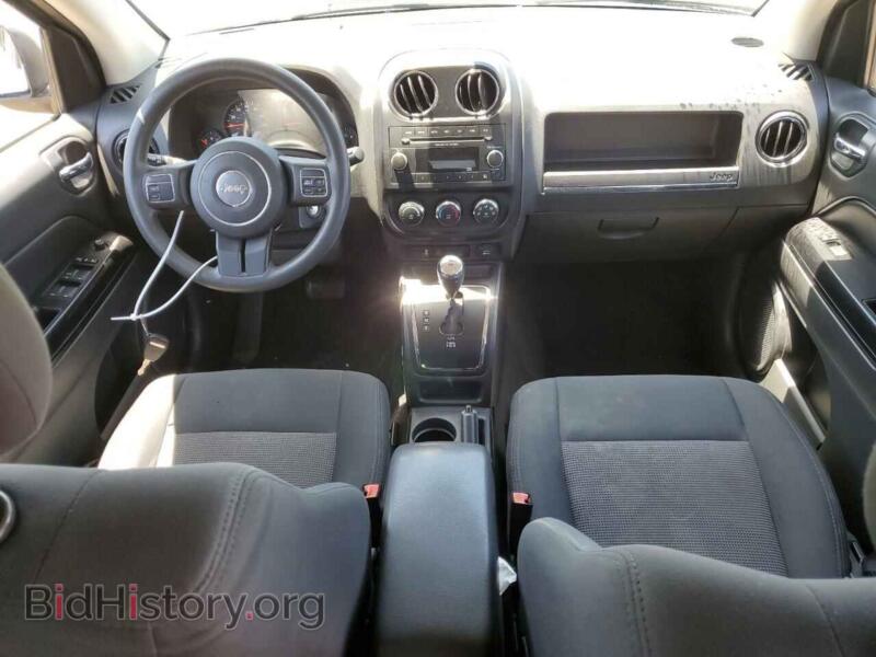 2012 Jeep COMPASS (VIN 1C4NJDBB8CD655044) — фото 8 из 12