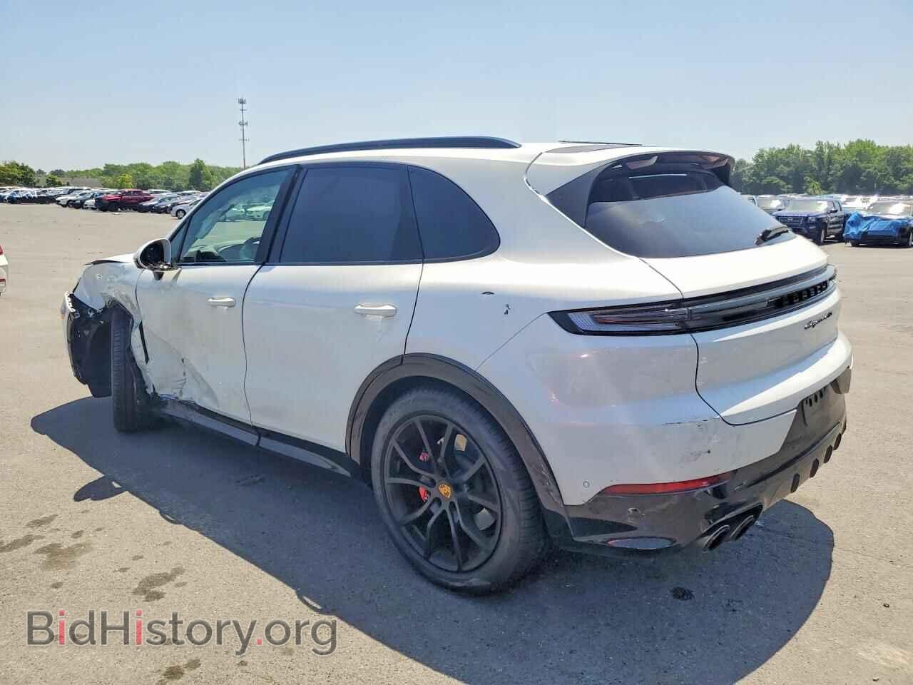 2025 Porsche CAYENNE (VIN WP1AG2AY9SDA25215) — фото 2 из 14
