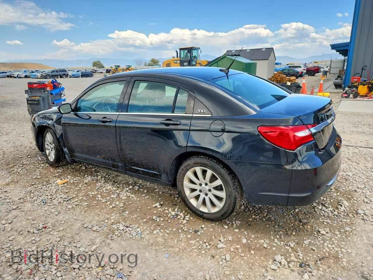 2011 CHRYSLER 200 - VIN: 1C3BC1FB8BN514722 - Photo 2