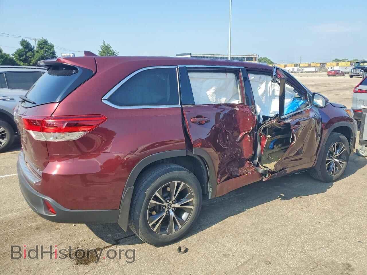 2018 TOYOTA HIGHLANDER - VIN: 5TDBZRFH2JS863042 - Фото 3