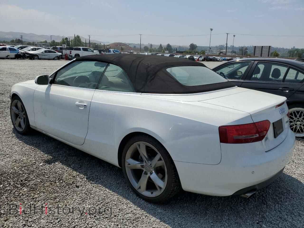 2011 AUDI A5 - VIN: WAUTFAFH4BN016929 - Photo 2