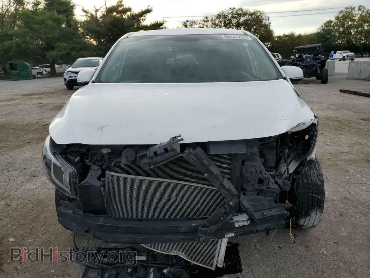 2018 KIA All Models - VIN: KNDMC5C10J6422858 - Фото 5