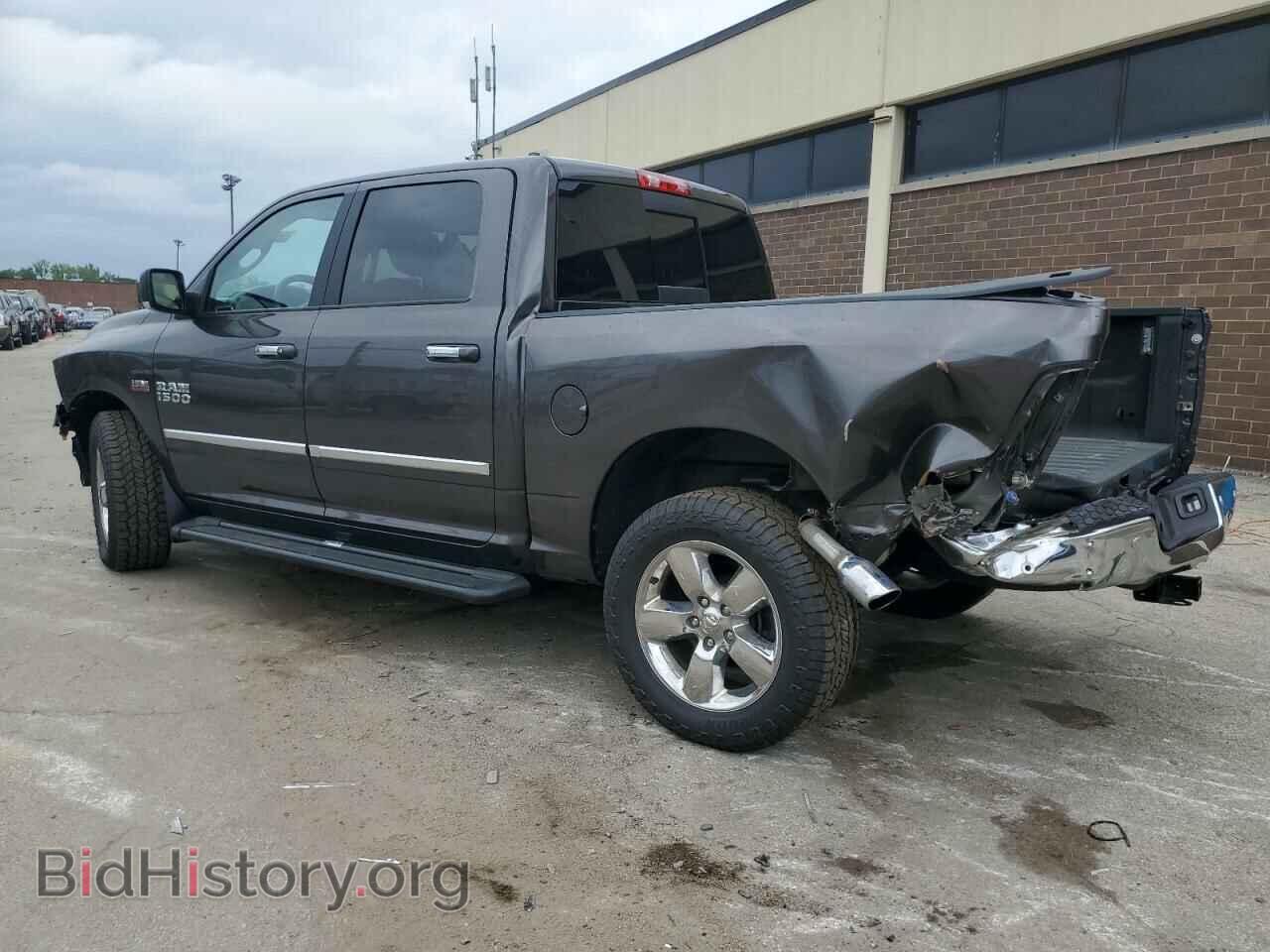 2017 RAM 1500 - VIN: 3C6RR7LT1HG722572 - Фото 2