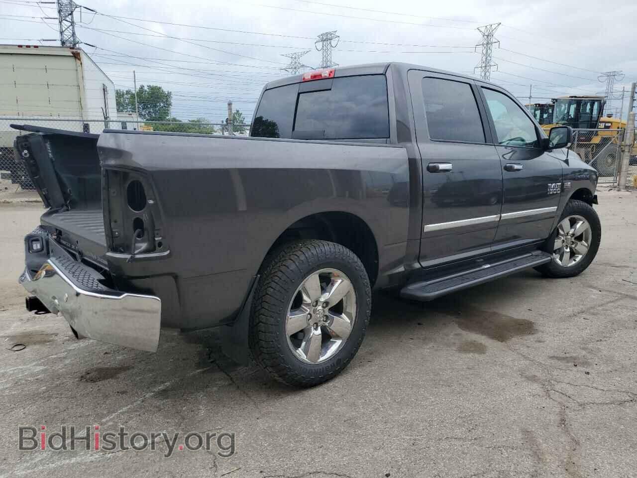 2017 RAM 1500 - VIN: 3C6RR7LT1HG722572 - Фото 3