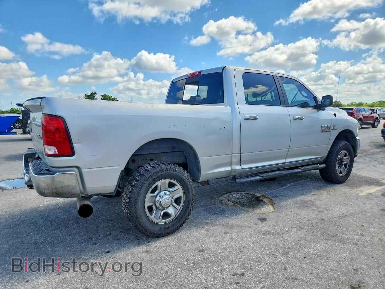 2018 RAM All Models - VIN: 3C6UR5DLXJG398203 - Photo 3