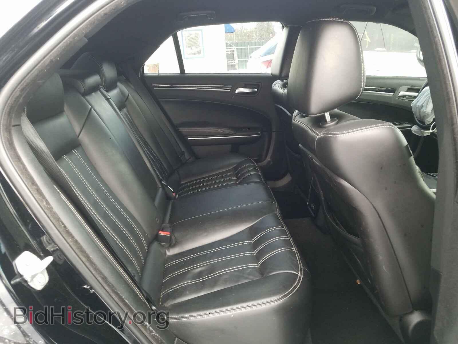 2019 CHRYSLER 300 - VIN: 2C3CCAGG8KH542981 - Фото 6
