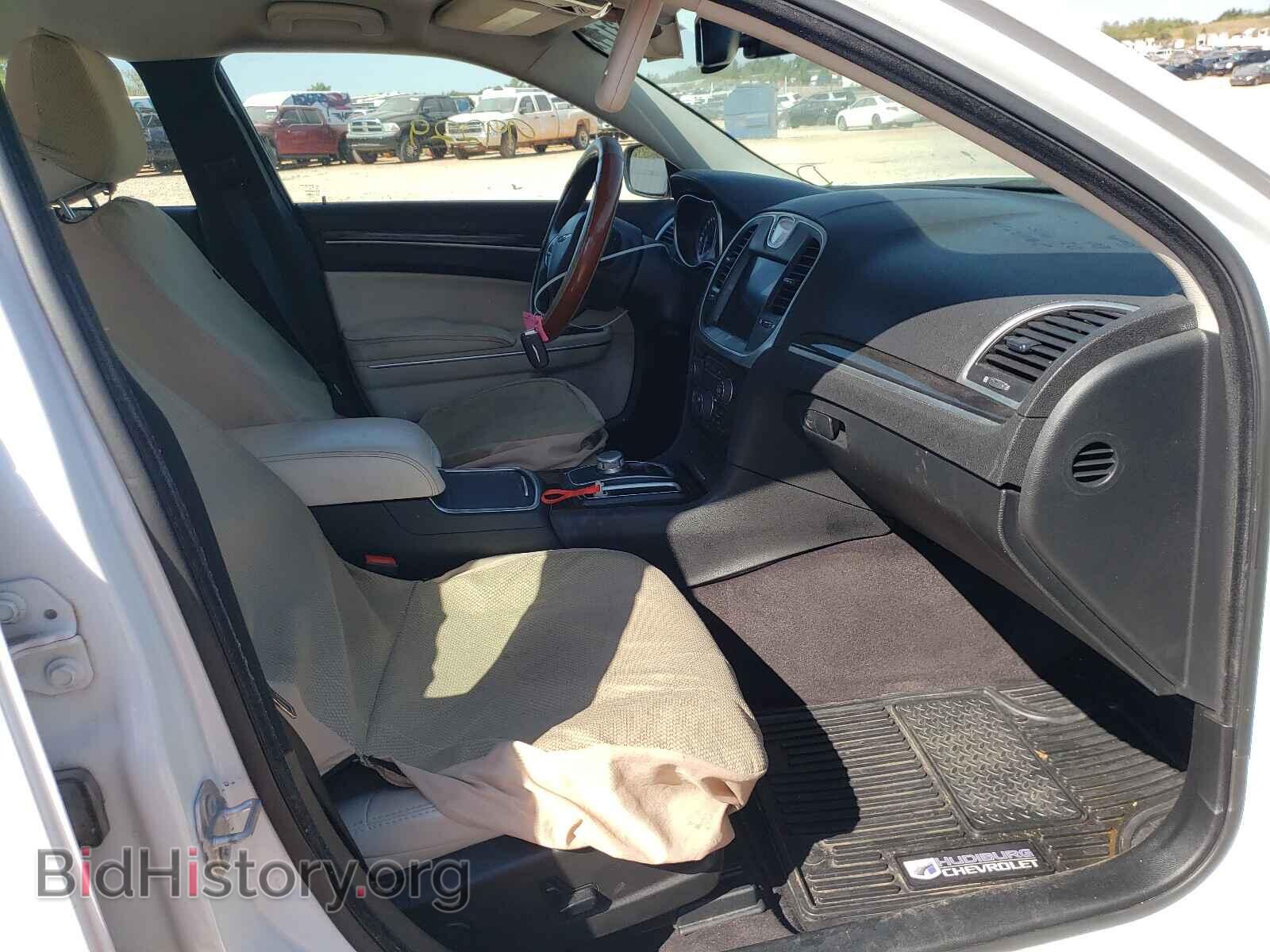 2016 CHRYSLER 300 - VIN: 2C3CCAAG0GH273617 - Фото 5