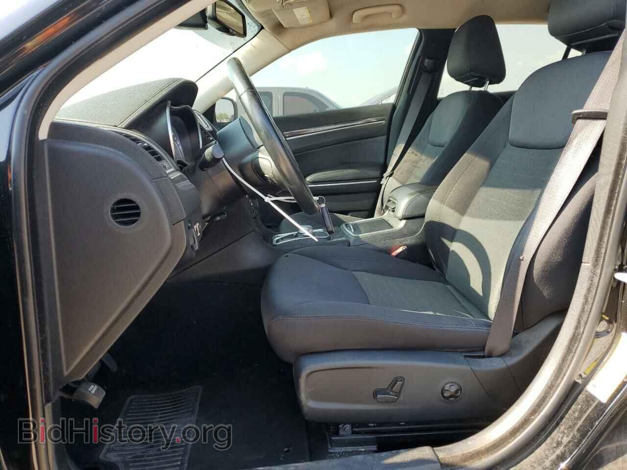 2019 CHRYSLER 300 - VIN: 2C3CCAAG0KH609971 - Фото 7