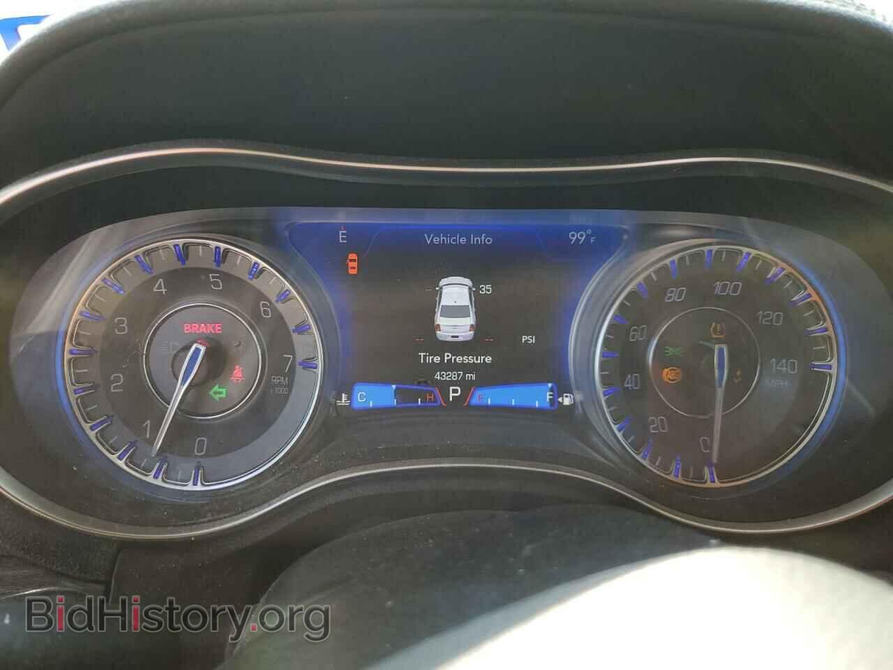 2019 CHRYSLER 300 - VIN: 2C3CCAAG0KH609971 - Фото 9