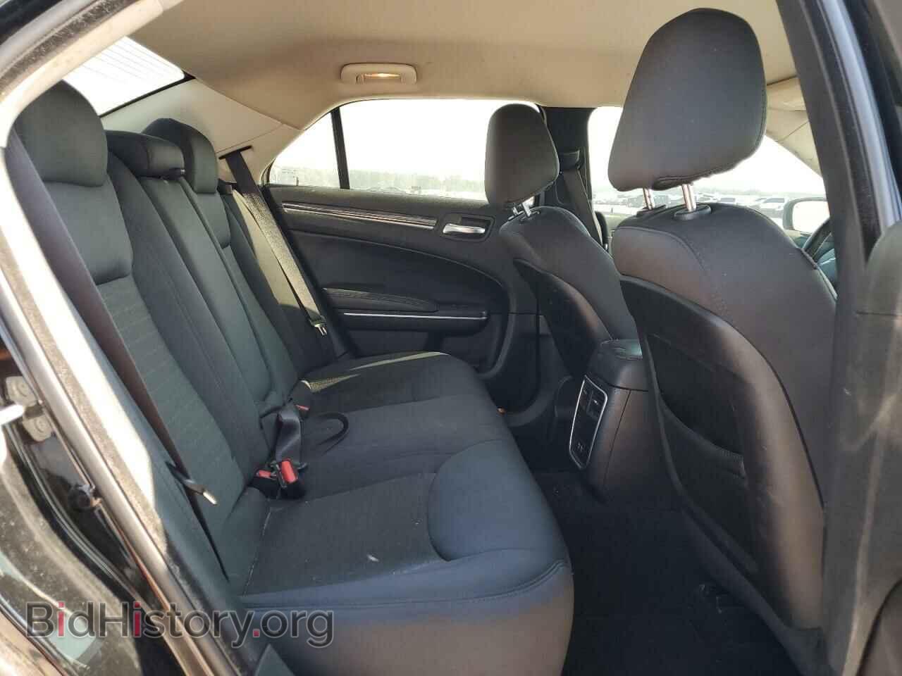 2019 CHRYSLER 300 - VIN: 2C3CCAAG0KH609971 - Фото 10