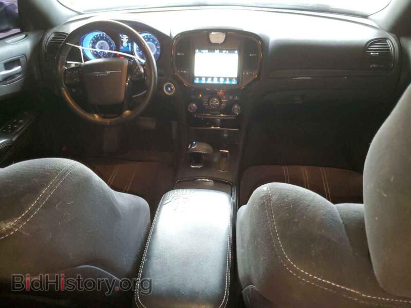 2012 Chrysler 300 (VIN 2C3CCABG8CH313449) — photo 8 of 12