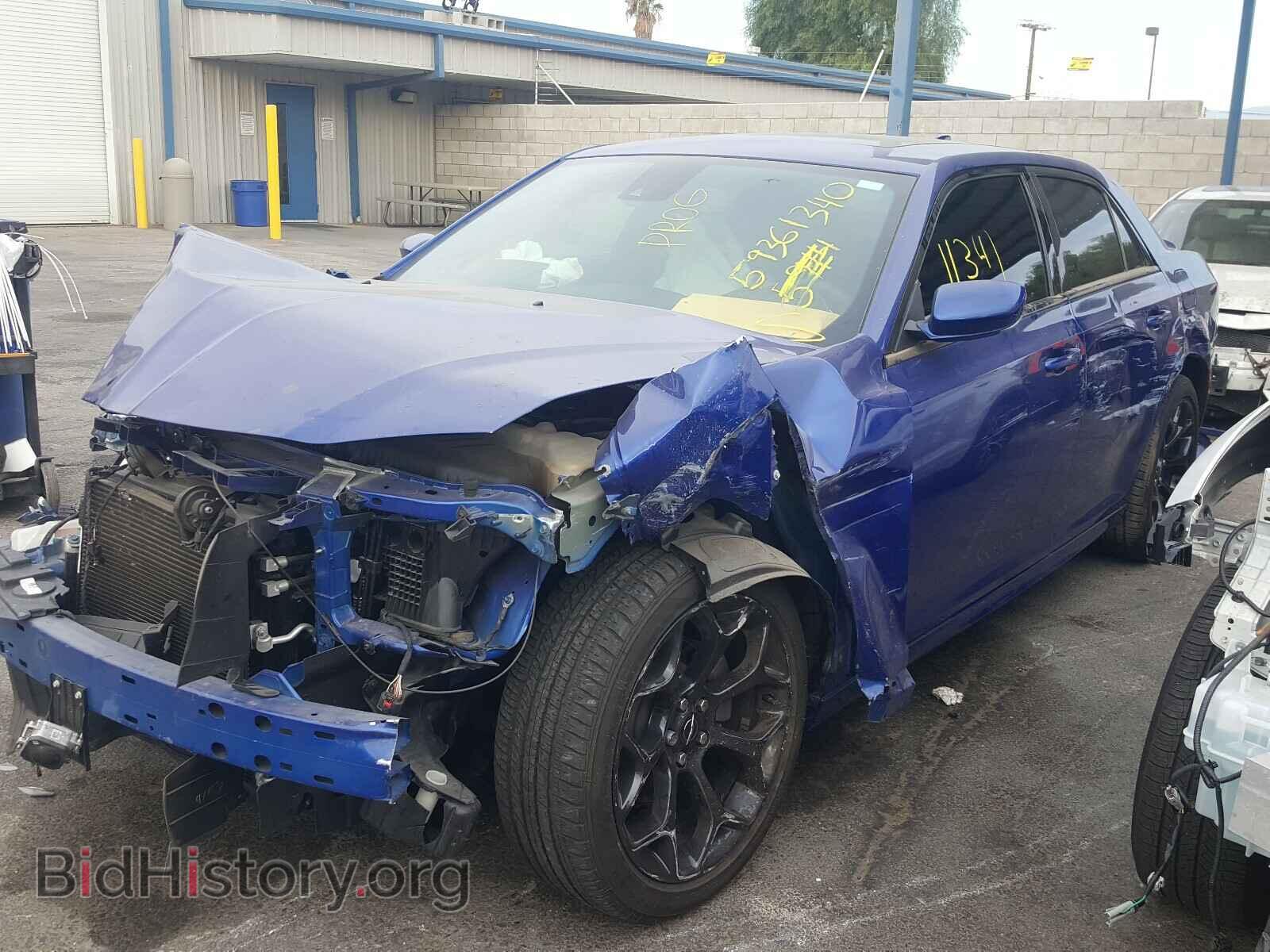 2019 CHRYSLER 300 - VIN: 2C3CCABG7KH541182 - Фото 2