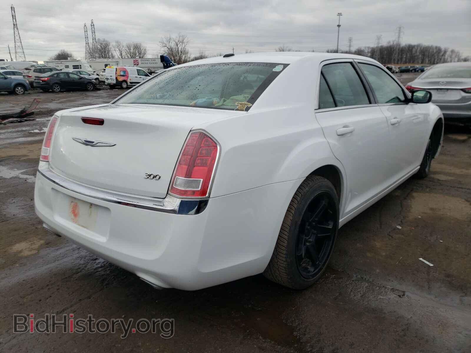 2014 CHRYSLER 300 - VIN: 2C3CCAAG1EH287233 - Фото 4