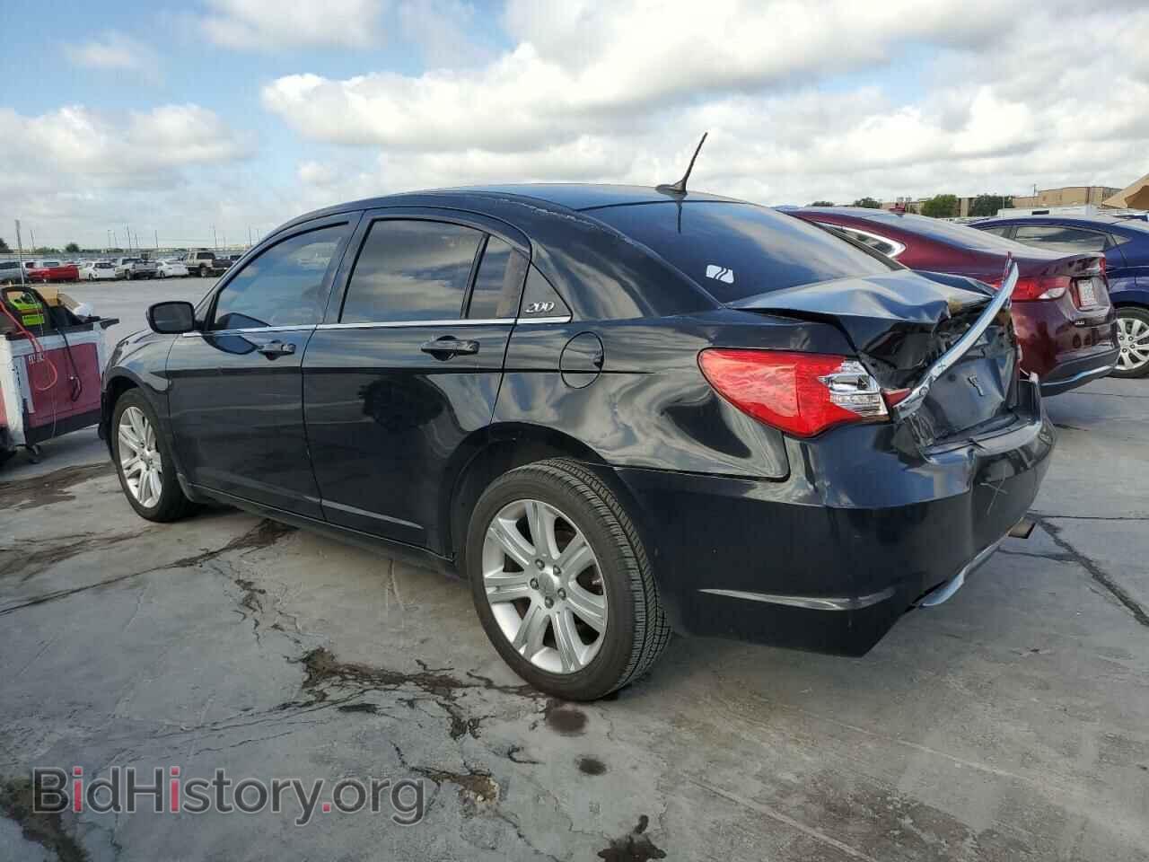 2013 CHRYSLER 200 - VIN: 1C3CCBAB3DN705940 - Photo 2