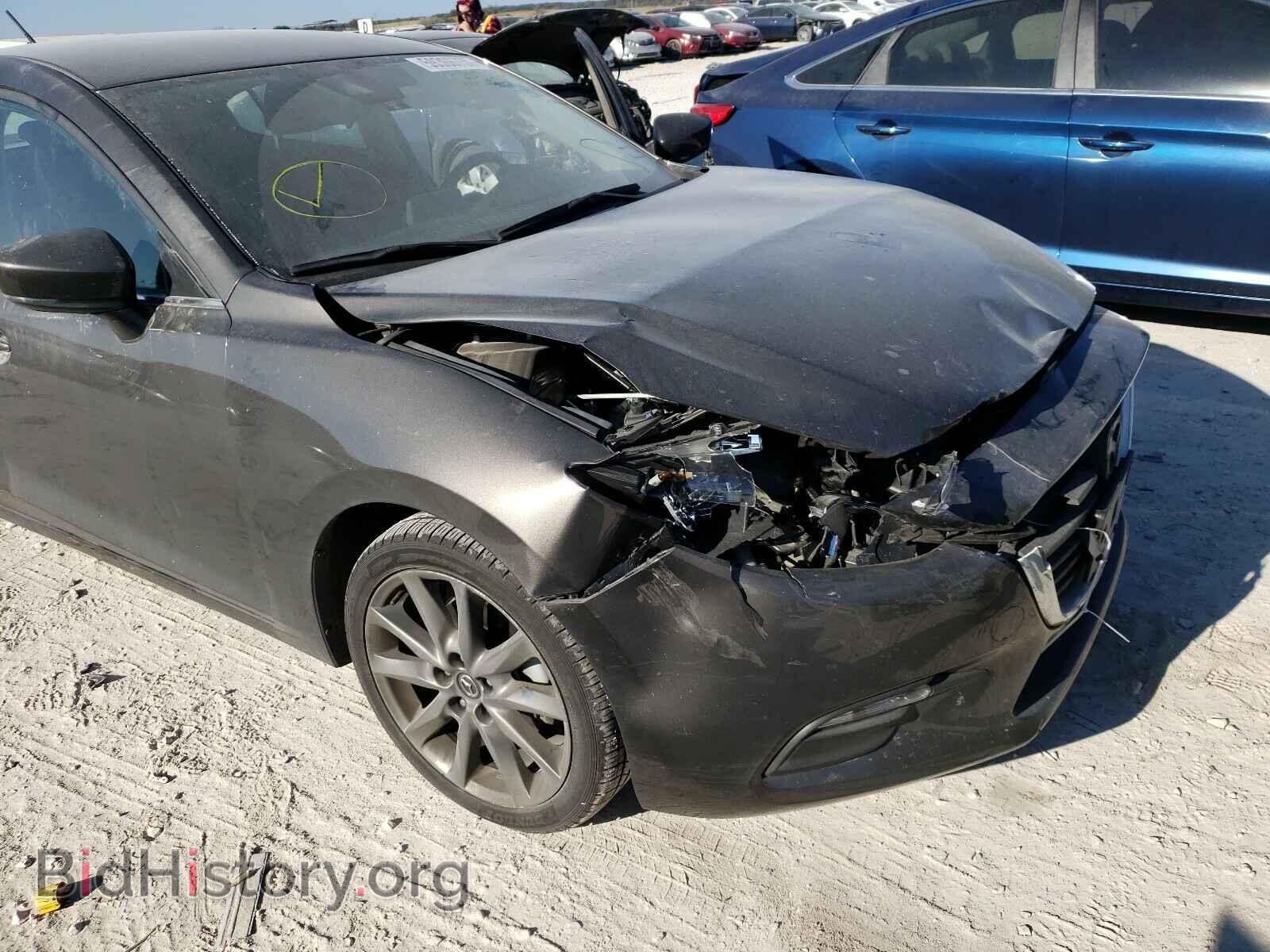 2018 MAZDA 3 - VIN: 3MZBN1L32JM168269 - Фото 9