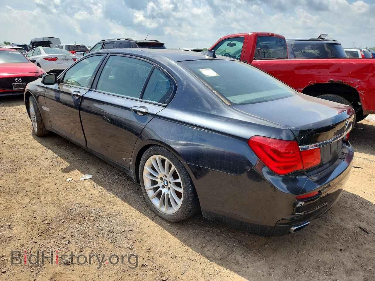 2011 BMW 7 SERIES - VIN: WBAKC8C52BC432657 - Photo 2
