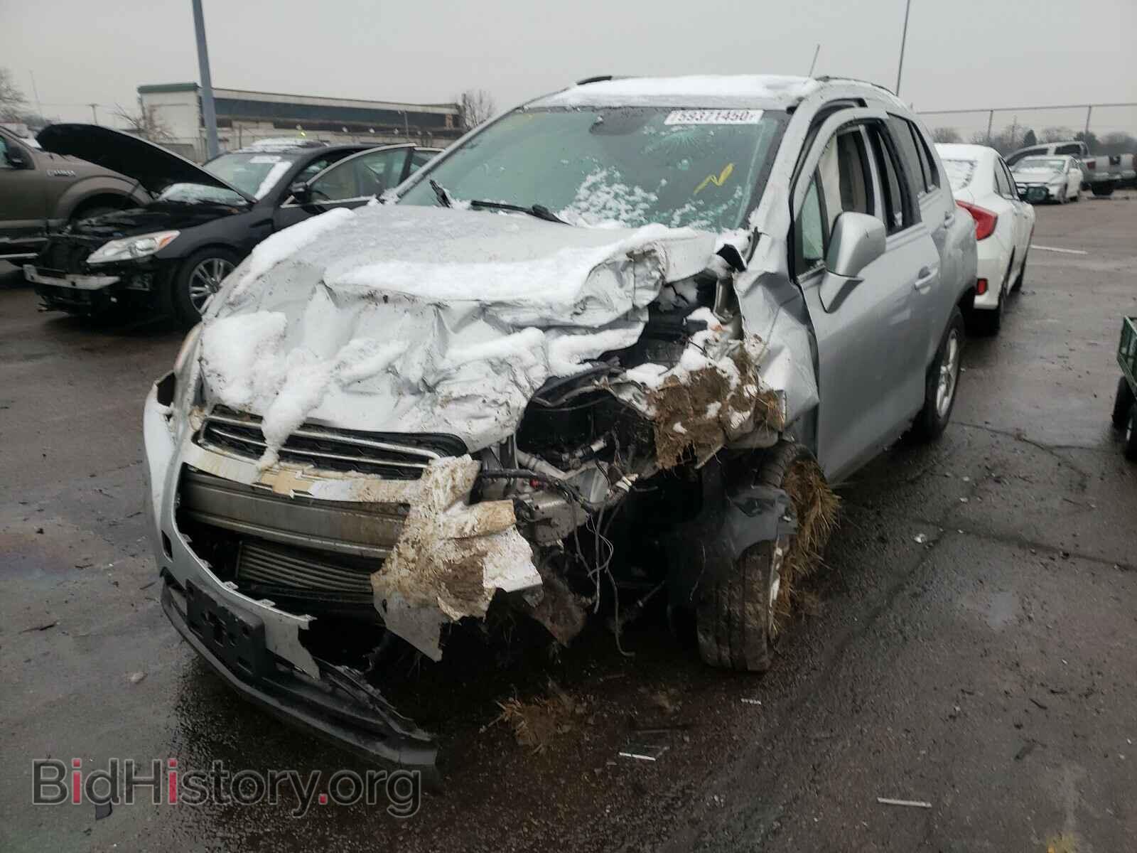 2016 CHEVROLET TRAX - VIN: 3GNCJPSB1GL142573 - Фото 2