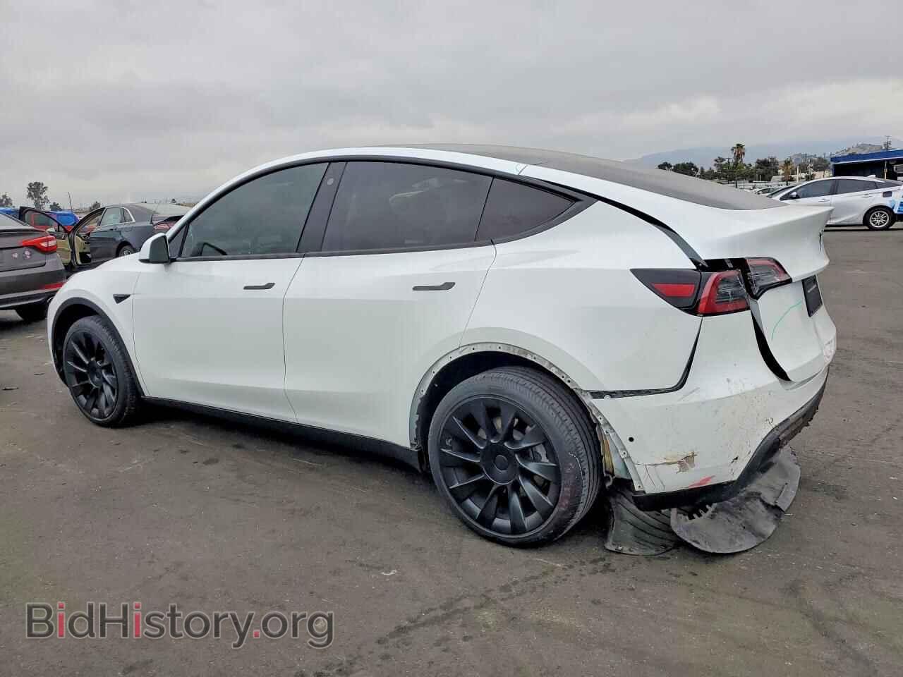 2022 TESLA MODEL Y - VIN: 7SAYGDEE2NF556073 - Photo 2