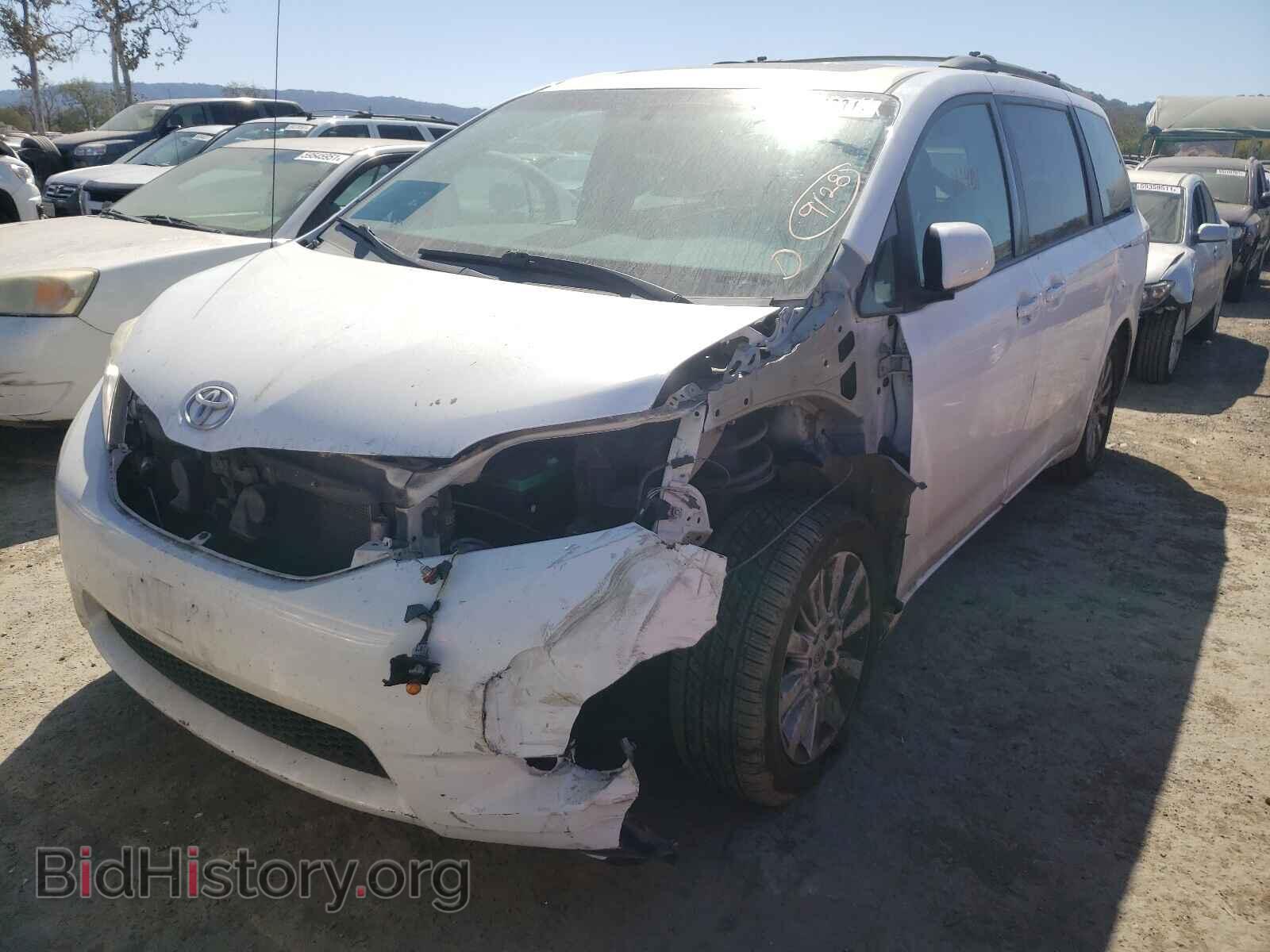 2012 TOYOTA SIENNA - VIN: 5TDDK3DC2CS048201 - Фото 2