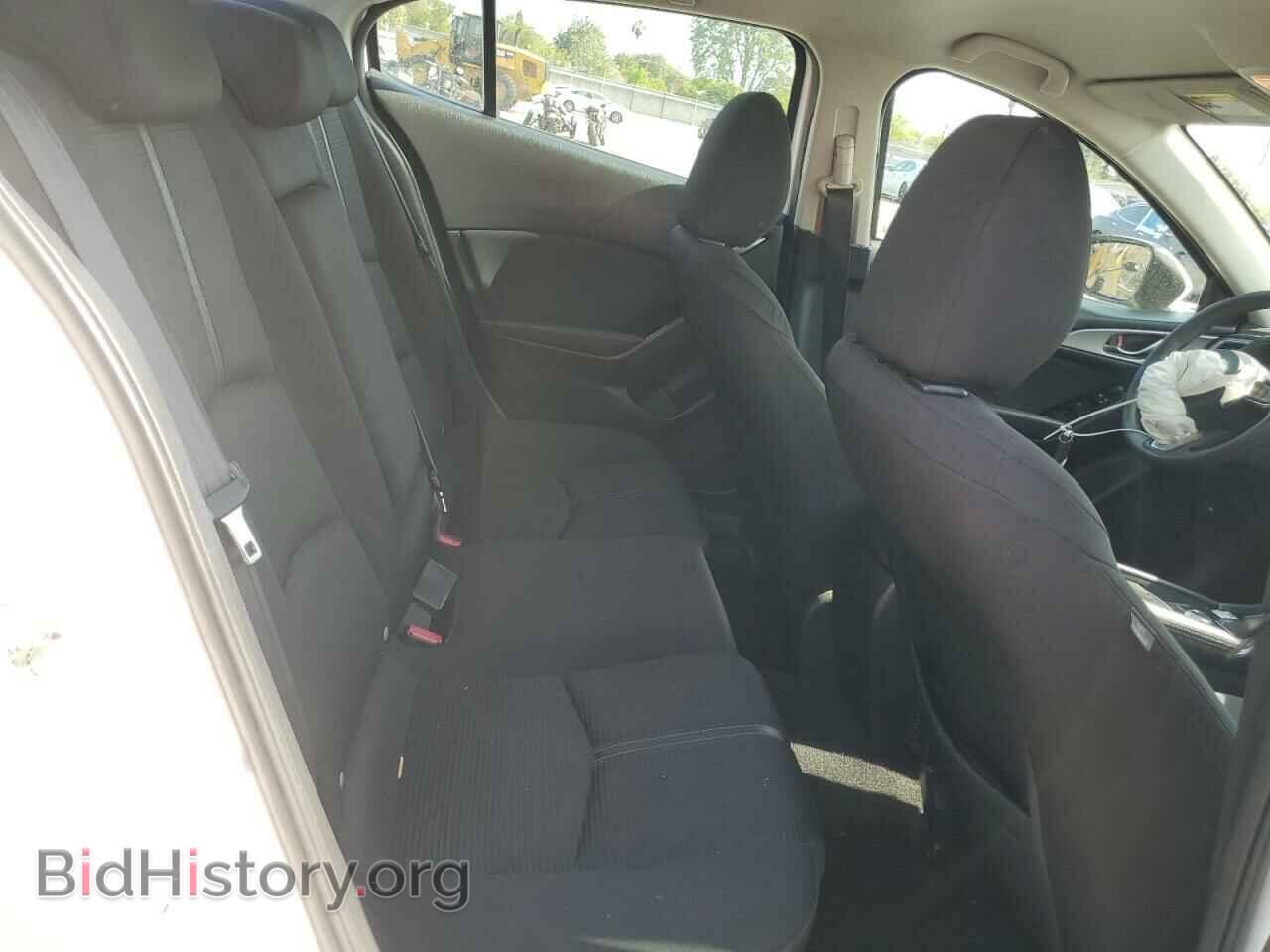 2018 MAZDA 3 - VIN: 3MZBN1U73JM161266 - Фото 10