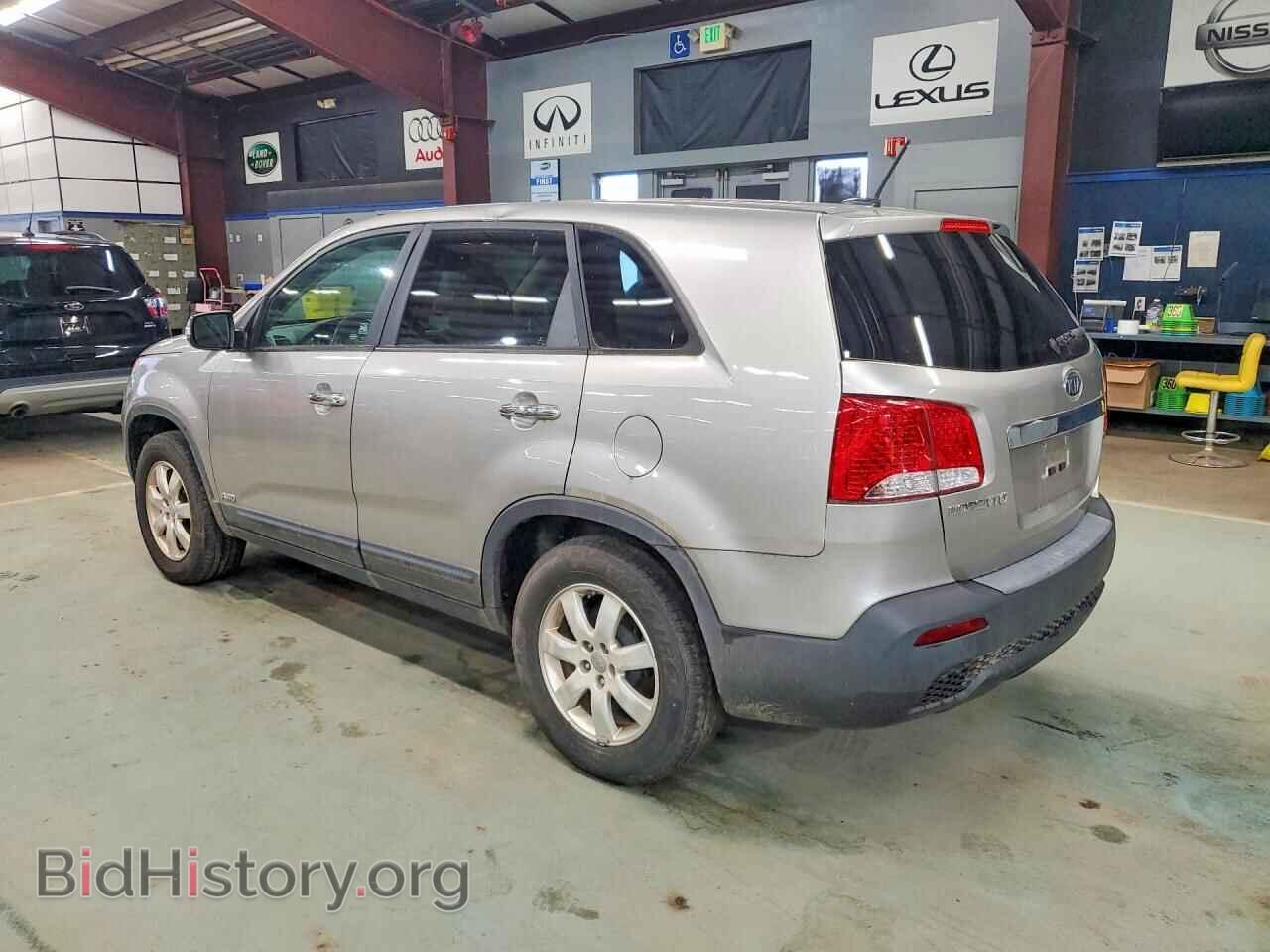 2013 KIA SORENTO - VIN: 5XYKTCA64DG416539 - Фото 2