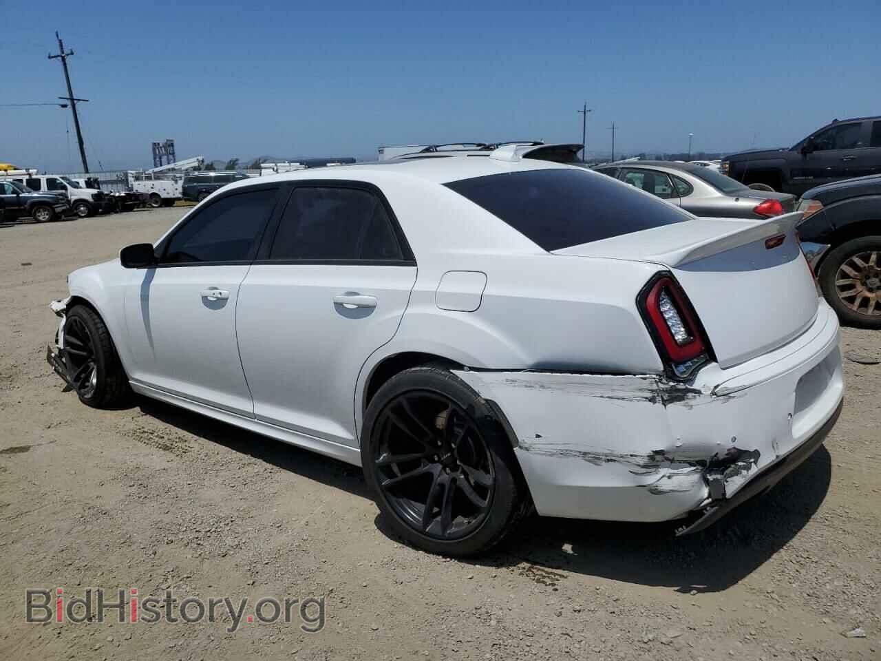 2018 CHRYSLER 300 - VIN: 2C3CCABG7JH240068 - Фото 2