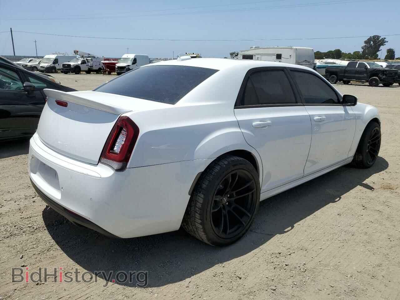 2018 CHRYSLER 300 - VIN: 2C3CCABG7JH240068 - Фото 3