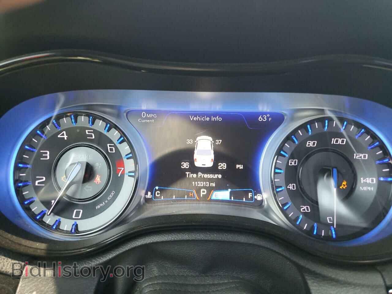 2018 CHRYSLER 300 - VIN: 2C3CCABG7JH240068 - Фото 9