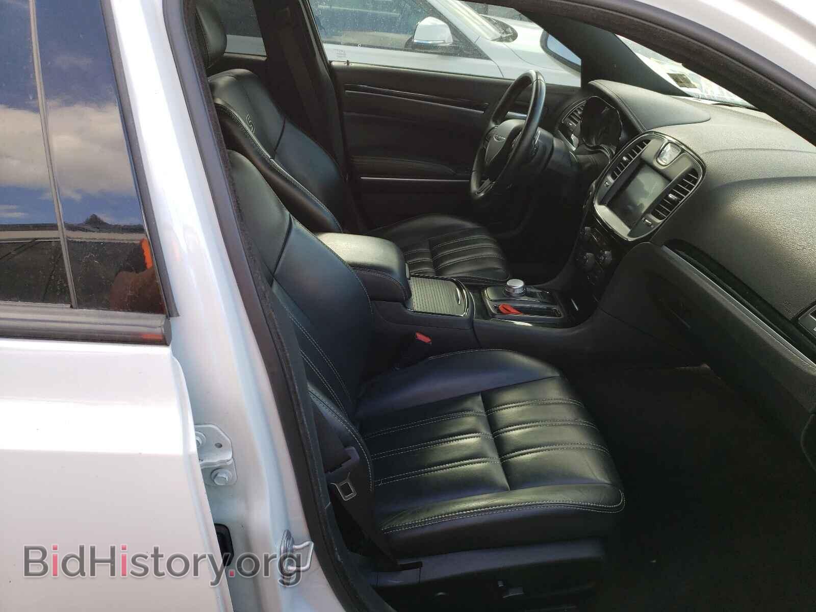 2019 CHRYSLER 300 - VIN: 2C3CCABG6KH533476 - Фото 5