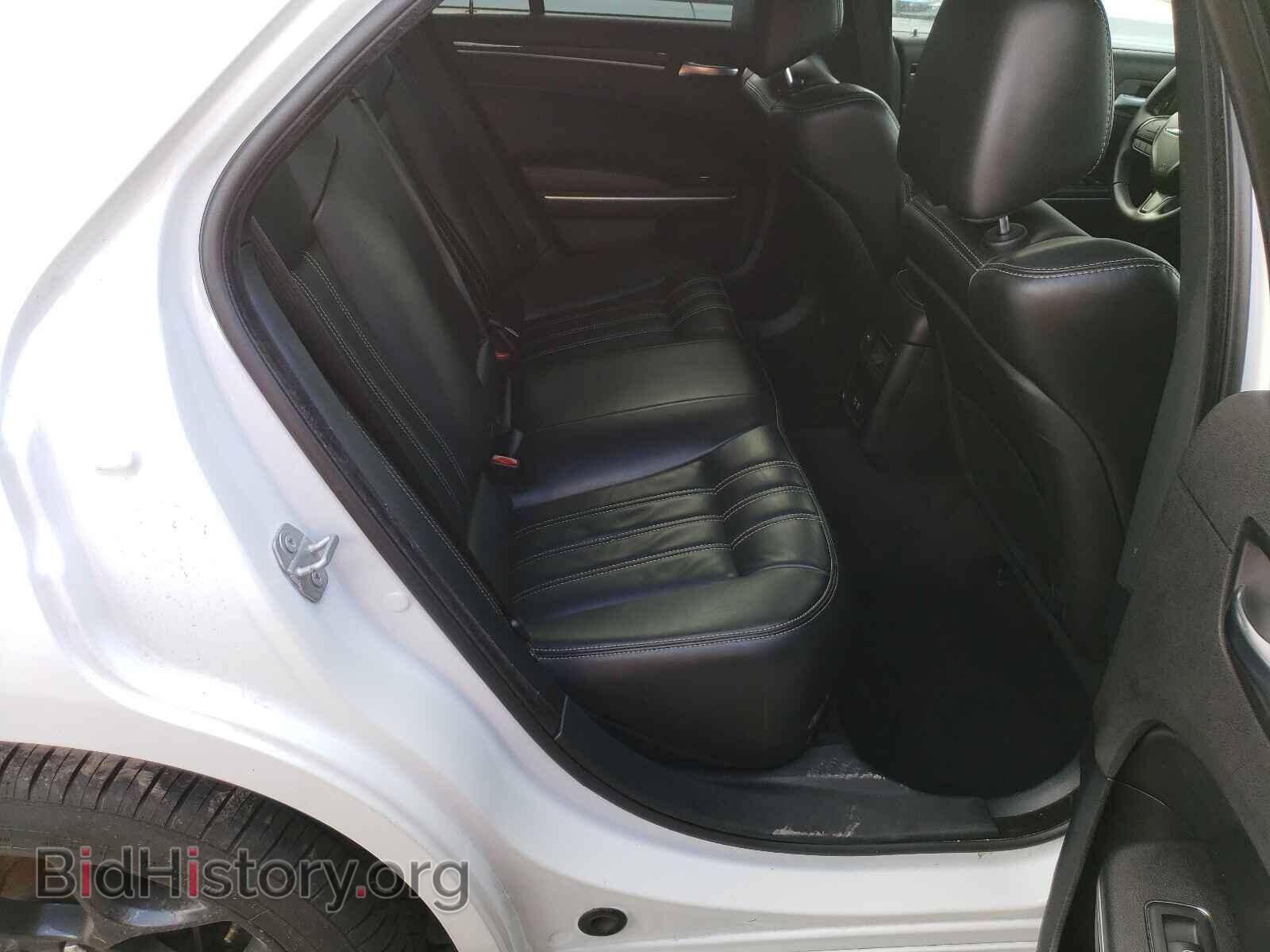 2019 CHRYSLER 300 - VIN: 2C3CCABG6KH533476 - Фото 6