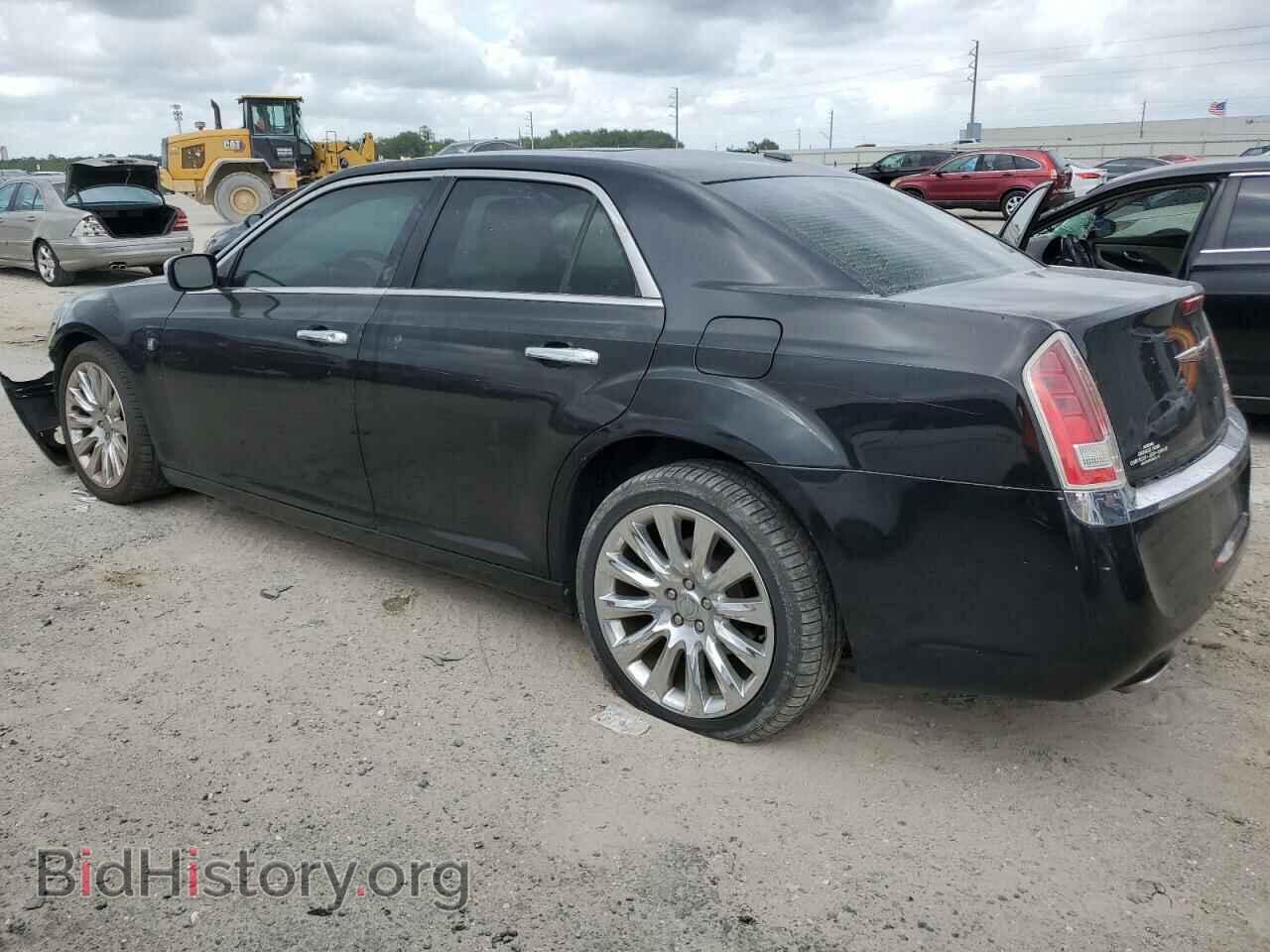 2013 CHRYSLER 300 - VIN: 2C3CCAAG6DH697802 - Фото 2