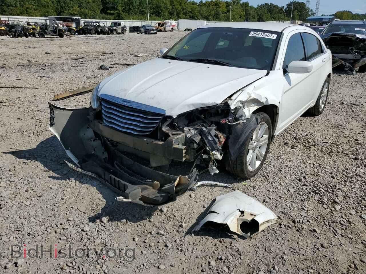 2013 CHRYSLER 200 - VIN: 1C3CCBBB9DN513937 - Фото 2