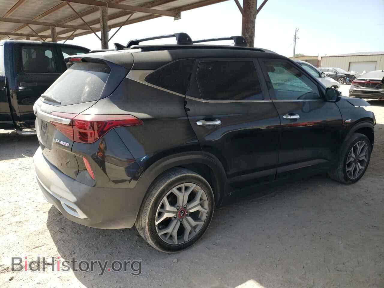 2021 KIA SELTOS - VIN: KNDETCA28M7075475 - Фото 3