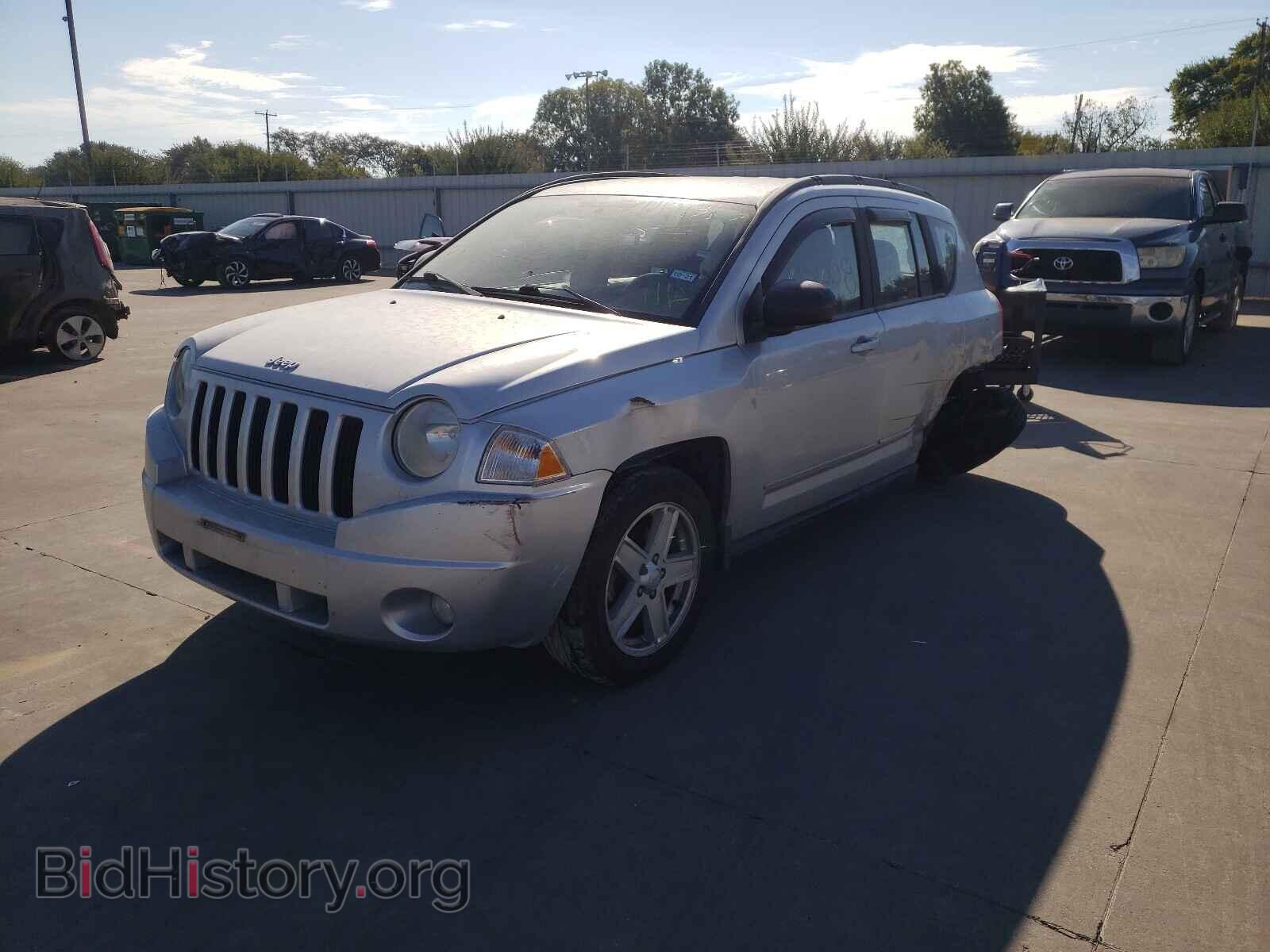 2010 JEEP COMPASS - VIN: 1J4NT4FB5AD612180 - Фото 2