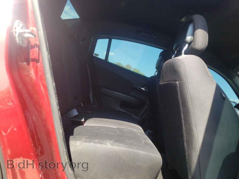 2013 Chrysler 200 (VIN 1C3CCBBB0DN715047) — photo 6 of 10