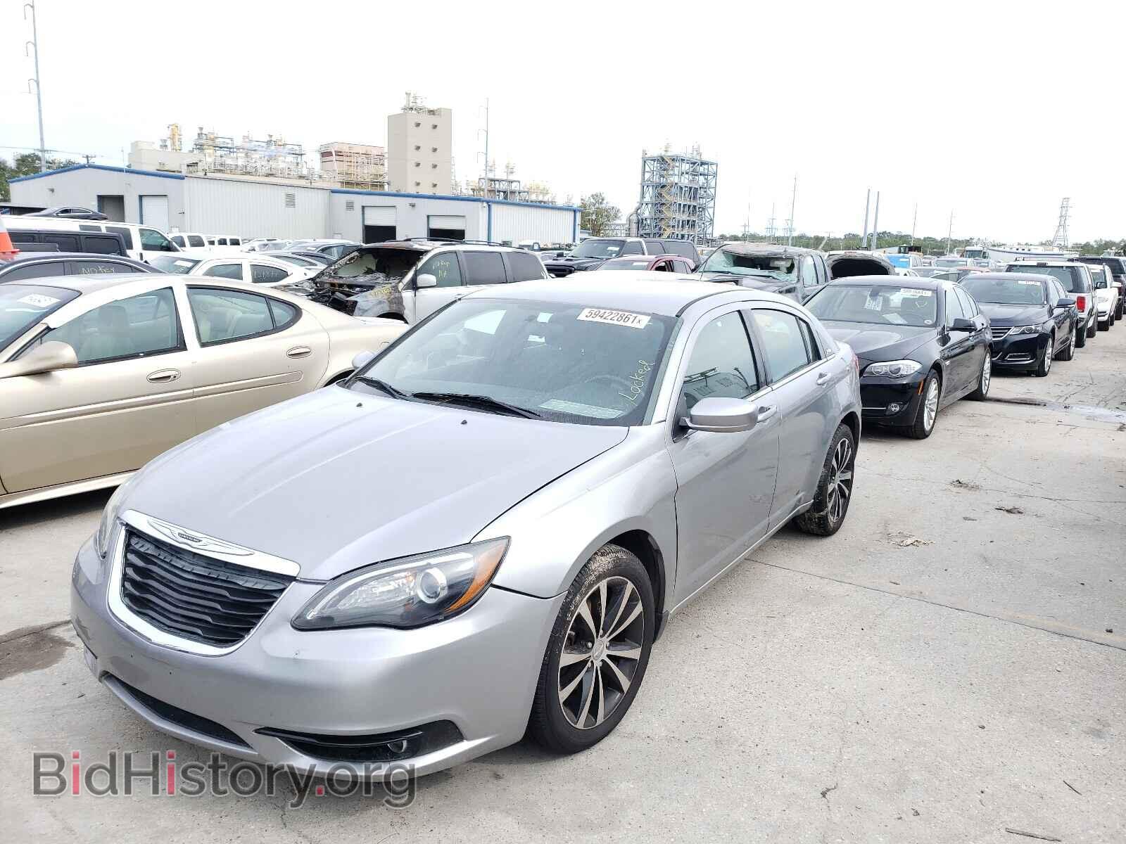 2013 CHRYSLER 200 - VIN: 1C3CCBBG1DN744701 - Фото 2
