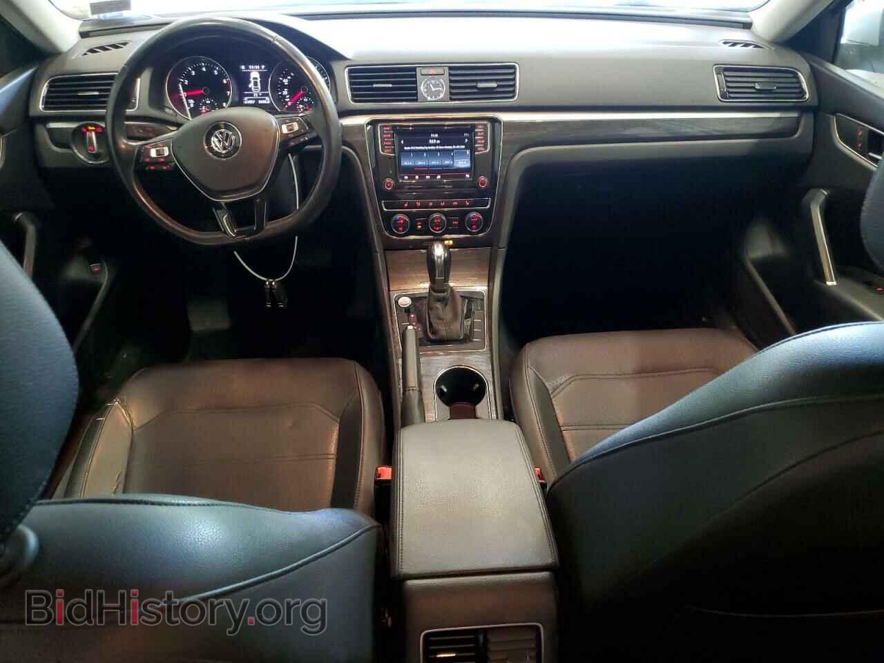 2017 VOLKSWAGEN PASSAT - VIN: 1VWBT7A36HC048806 - Фото 8