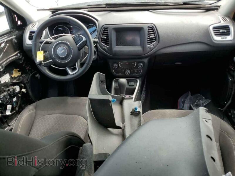 2020 Jeep COMPASS (VIN 3C4NJCAB8LT144374) — photo 8 of 14