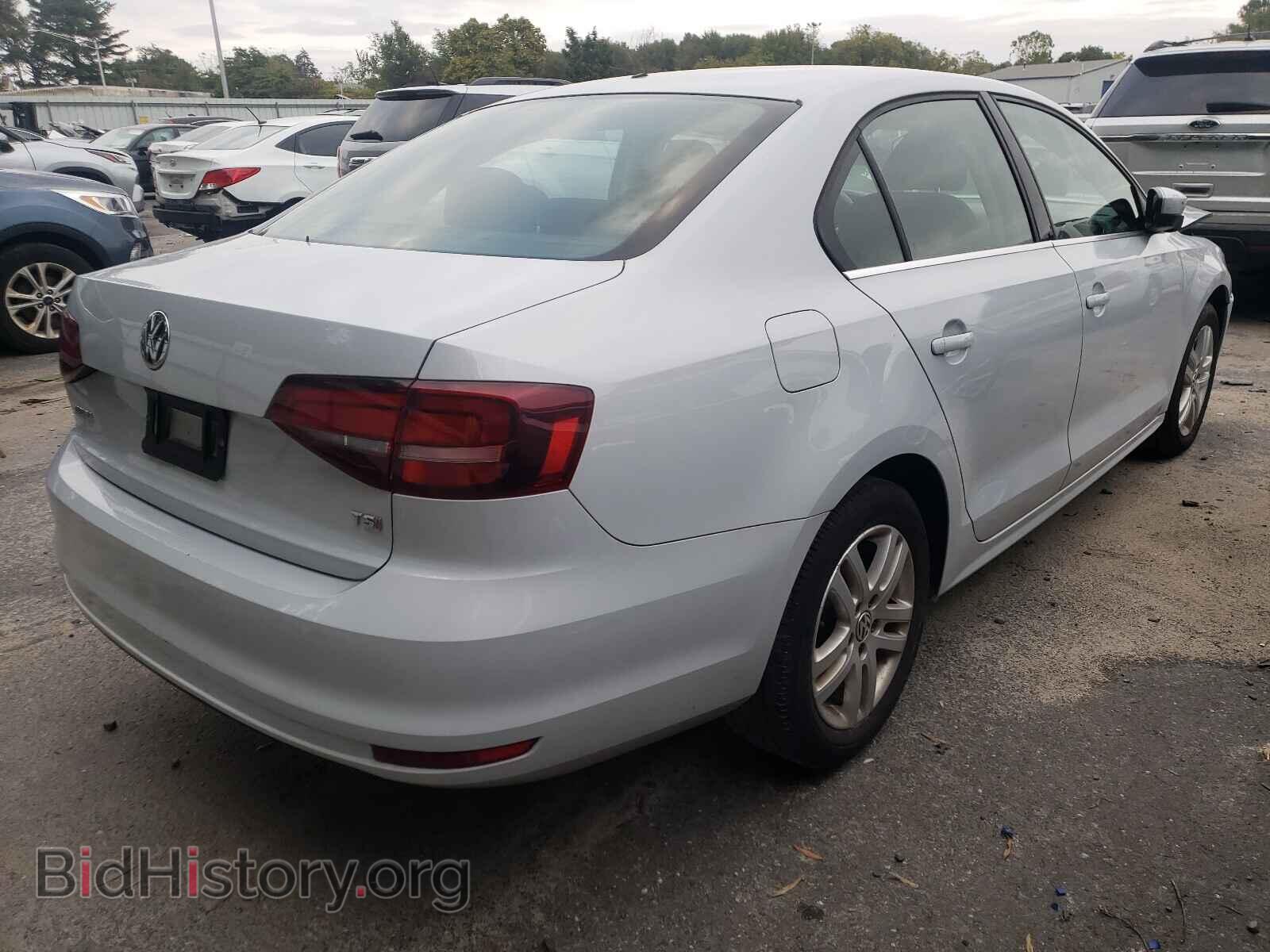 2017 VOLKSWAGEN JETTA - VIN: 3VW2B7AJ2HM357897 - Photo 4