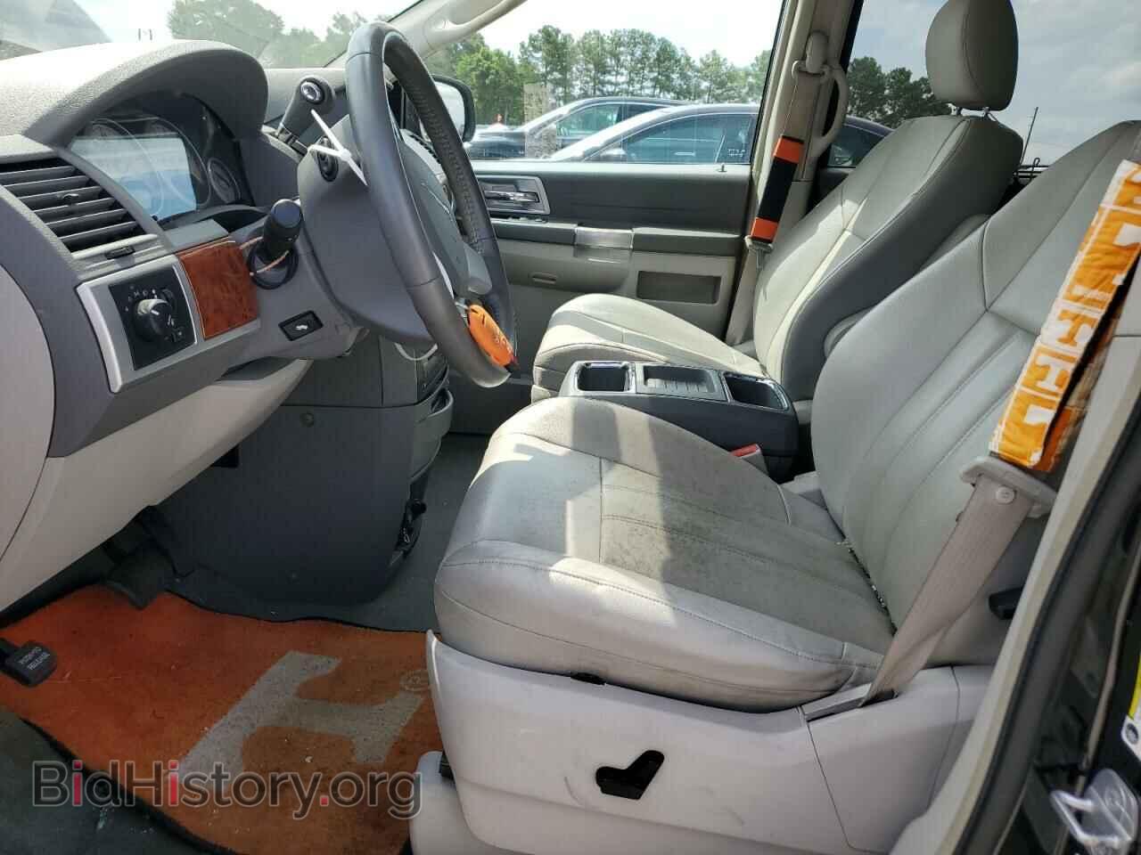 2008 CHRYSLER MINIVAN - VIN: 2A8HR54P28R142616 - Фото 7