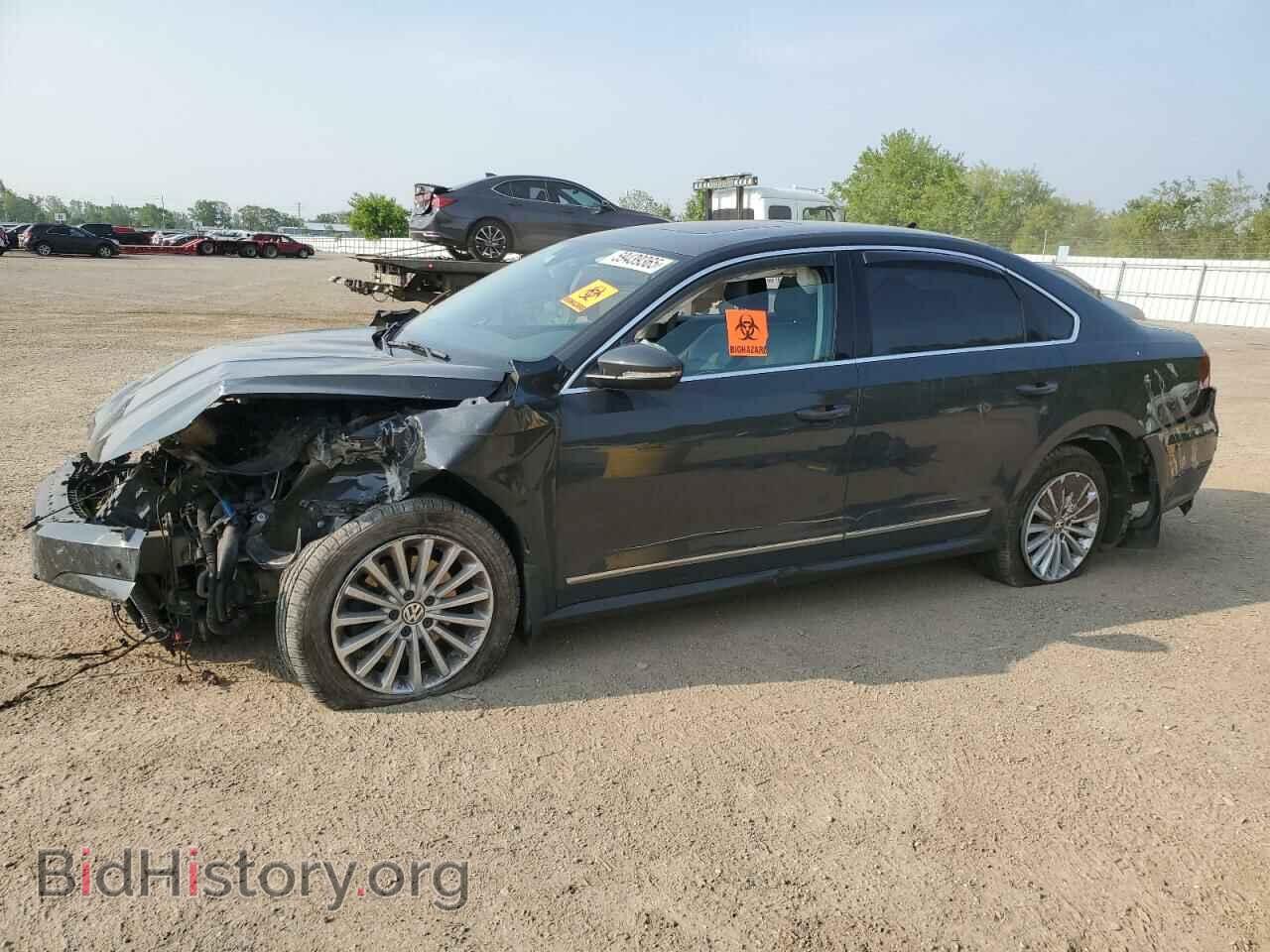 Photo 1VWBT7A36HC027132 - VOLKSWAGEN PASSAT 2017