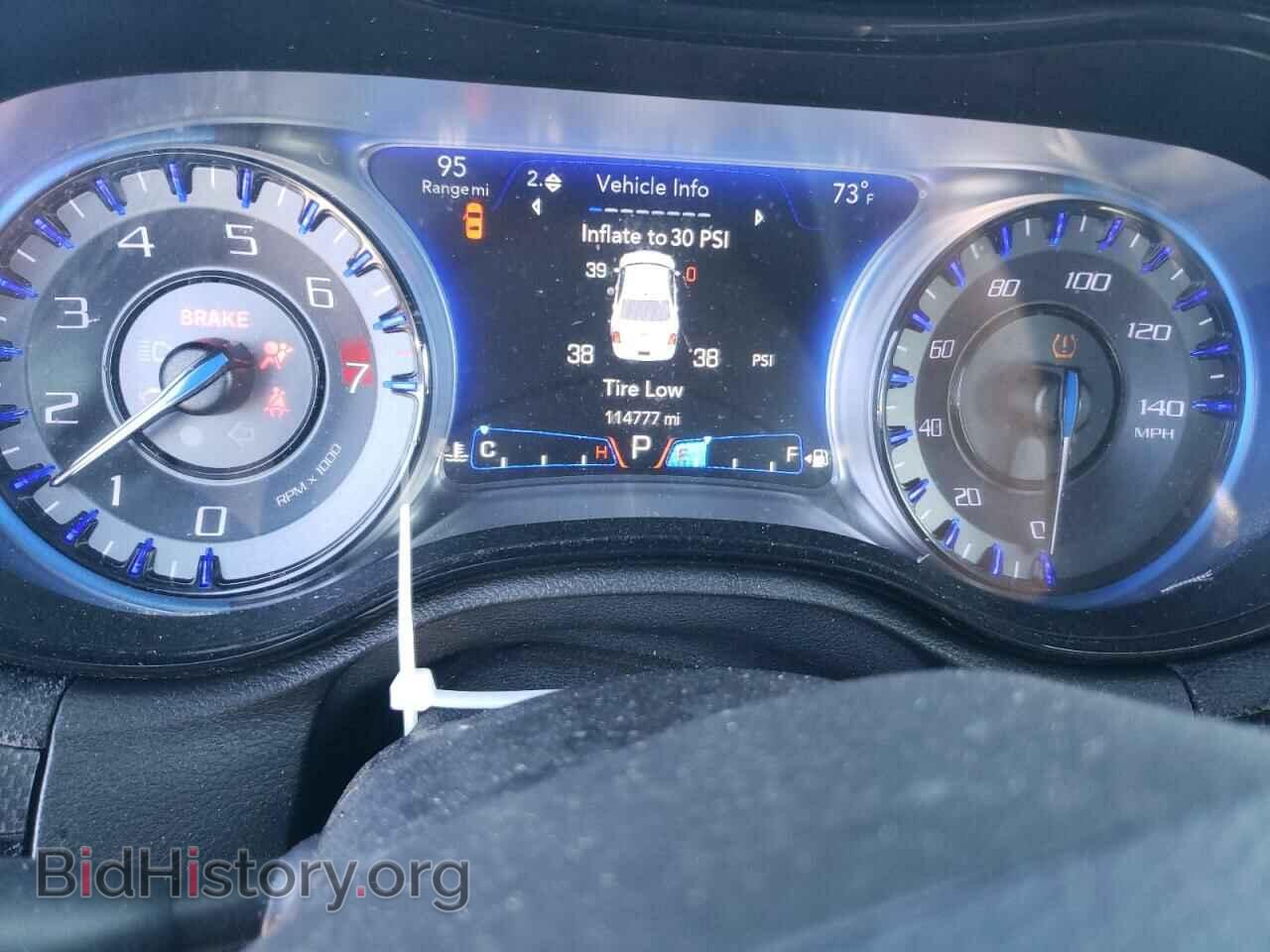2016 CHRYSLER 300 - VIN: 2C3CCAGG1GH157057 - Photo 9