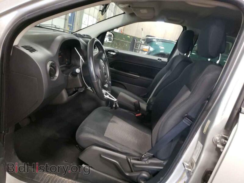 2011 Jeep COMPASS (VIN 1J4NF1FB2BD183233) — photo 7 of 13
