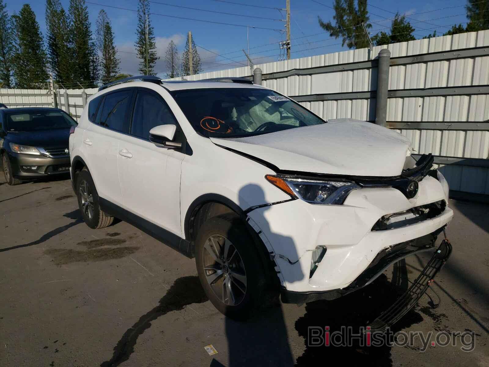 Photo 2T3WFREV3JW421113 - TOYOTA RAV4 2018