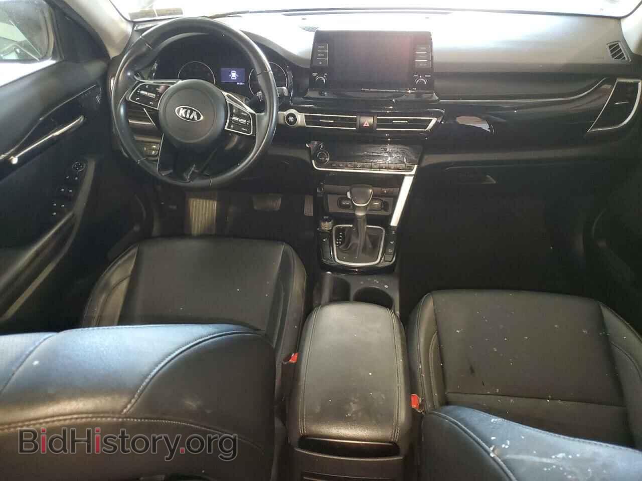 2021 KIA SELTOS - VIN: KNDERCAA7M7111484 - Фото 8