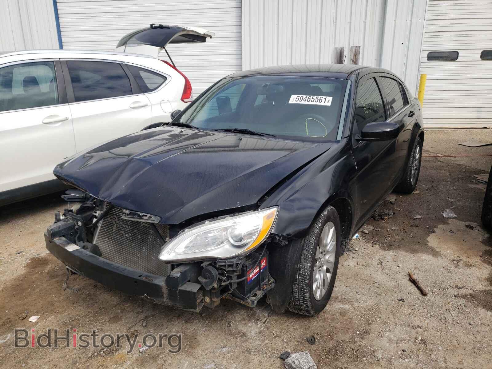 2013 CHRYSLER 200 - VIN: 1C3CCBAG3DN722054 - Фото 2